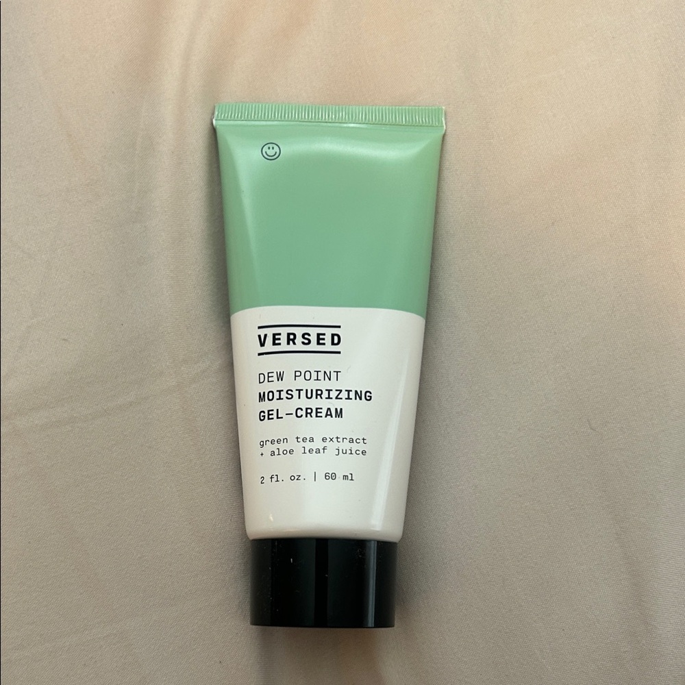 Versed Hydrating Gel-Cream - Mint Green and White
